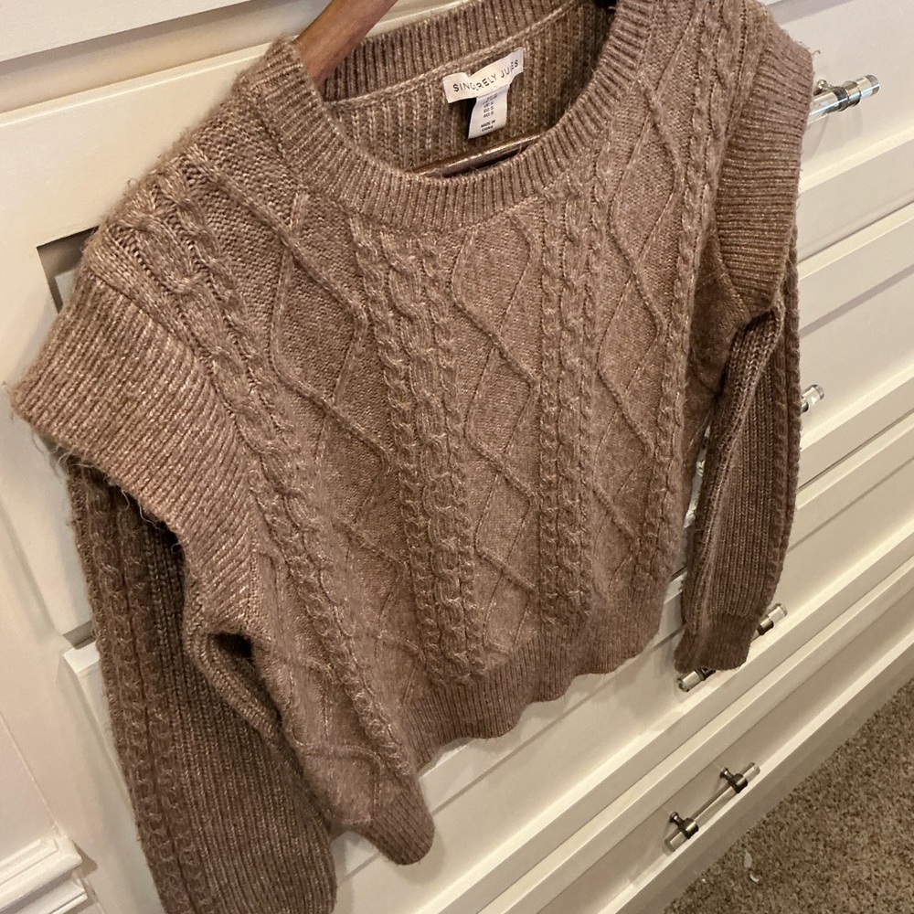 Sincerely Jules Tan Cable Knit Sweater with cute flare shoulder design - Picture 4 of 5